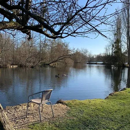 L'ile Du Saussay Hotel Itteville