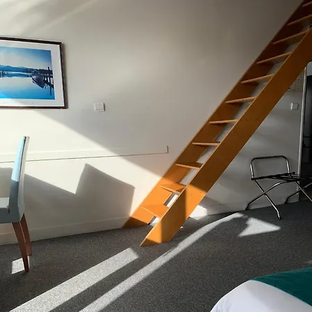 L'ile Du Saussay Hotel