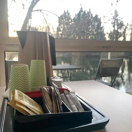 L'ile Du Saussay Hotel 3*