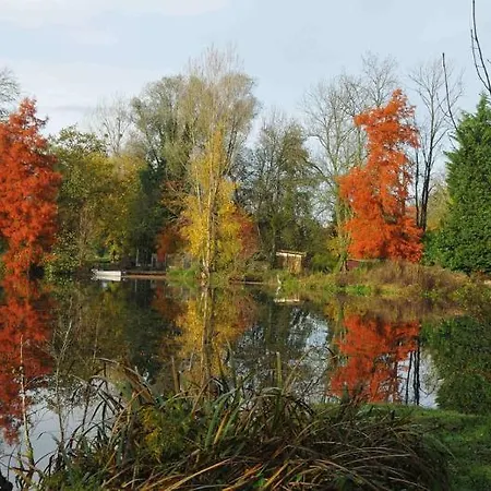 L'ile Du Saussay 3*