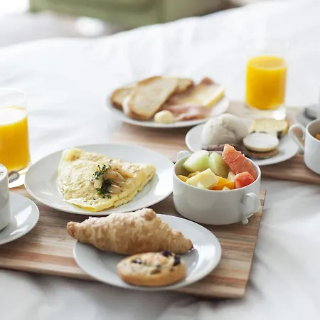 L'ile Du Saussay Hotel 3*