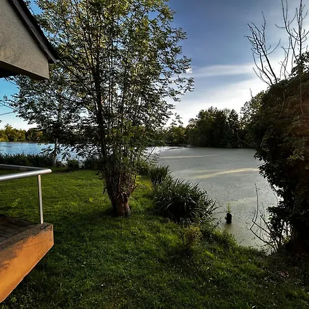 L'ile Du Saussay Hotel 3*