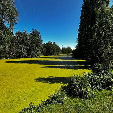 L'ile Du Saussay Hotel 3*