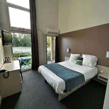 Hotel L'ile Du Saussay 3*