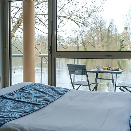 L'ile Du Saussay Hotel 3*