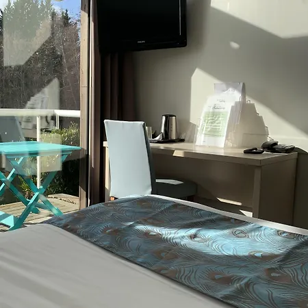 Hotel L'ile Du Saussay 3*