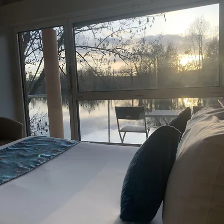 L'ile Du Saussay Hotel 3*